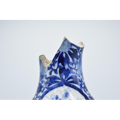 89 - Large Chinese blue and white vase, circa 1800s / early 19th century, with traditional scenes, damage... 