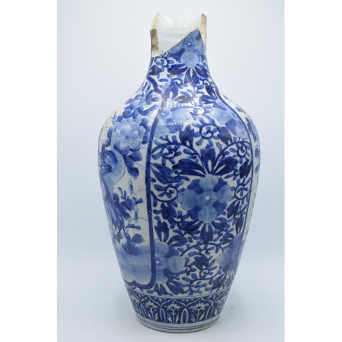 89 - Large Chinese blue and white vase, circa 1800s / early 19th century, with traditional scenes, damage... 