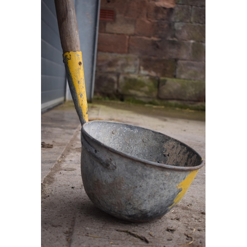 474 - Vintage British Rail metal scoop on wooden handle, 191cm tall.