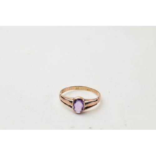 166 - Antique 9ct gold ladies ring set with an amethyst, 1.7 grams, size S.