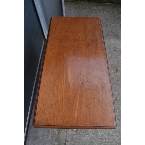 493 - 19th century pembroke table with single drawer, 90x85x70cm tall (when folded).