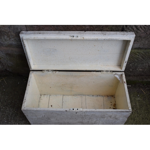 496 - Painted wooden tool / blanket box raised on feet (1 missing), 69x29x39cm tall.