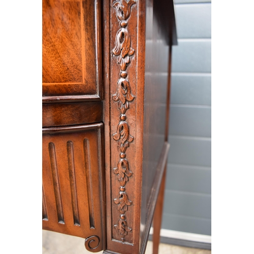 502 - Reproduction Regency style sideboard with fluted legs and 3 drawers, 107x53x87cm tall.