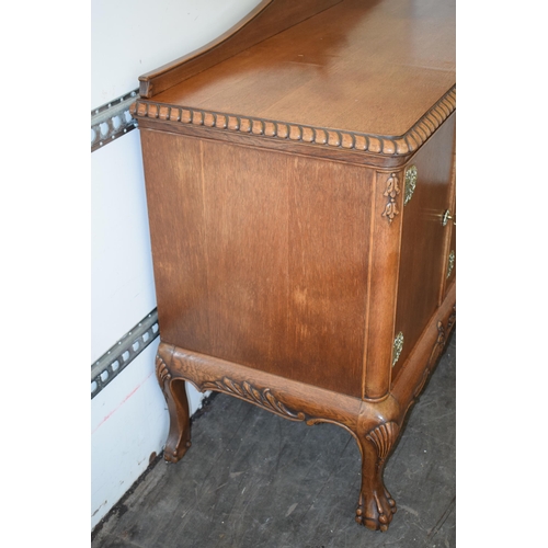 512 - Quality reproduction Regency style sideboard with 2 central cupboards flanked by side cupboards, bal... 