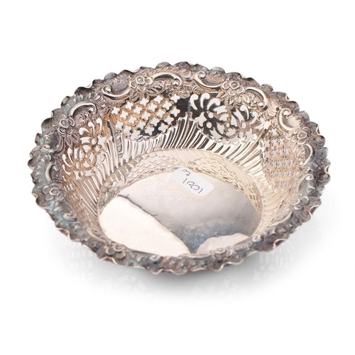 295 - Hallmarked silver ornate pierced bonbon dish, 58.2 grams / 1.87 oz, 11.5cm diameter, Sheffield 1894.