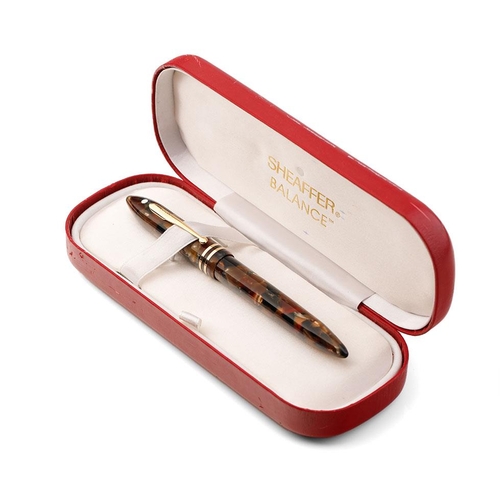 385A - Boxed Sheaffer Balance fountain pen with 18ct gold nib.