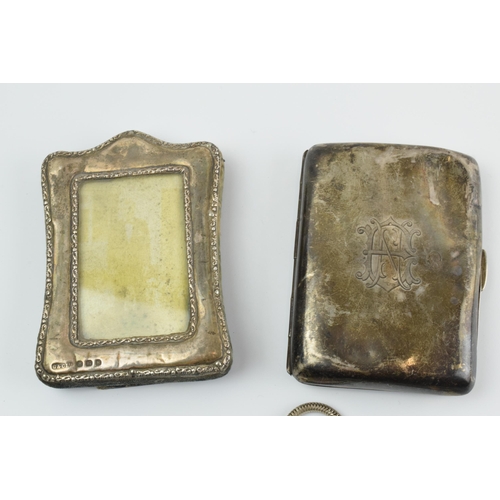 289 - Silver items to include a vesta case Chester 1915, 2 cigarette cases, silver weight 161.0 grams, a s... 