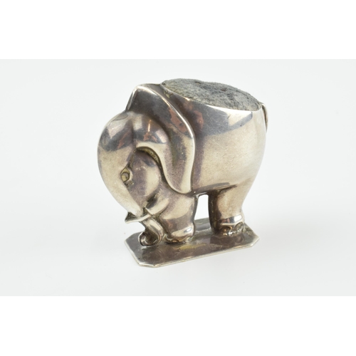 297 - Silver 925 pin cushion in the form of an elephant, 4.5cm tall.