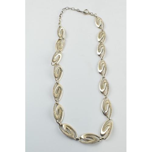 389 - Sterling silver necklace with Scandinavian design, 18.1 grams, 45cm long, stamped 925.