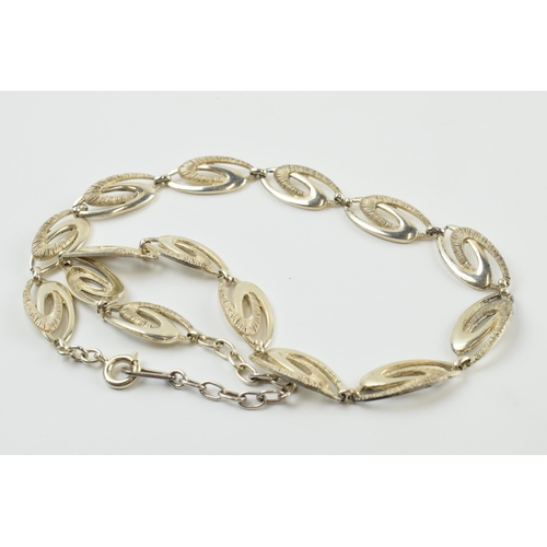 389 - Sterling silver necklace with Scandinavian design, 18.1 grams, 45cm long, stamped 925.