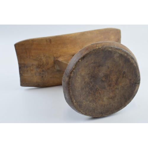 270 - African tribal headrest with rope / string handle, 24cm wide, 18cm tall.