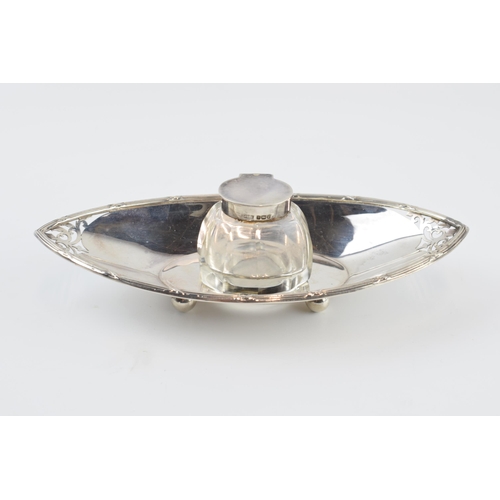 310E - Victorian silver inkwell, raised on 4 bun feet, with glass inkwell, Sheffield 1891, 100.6 grams of s... 