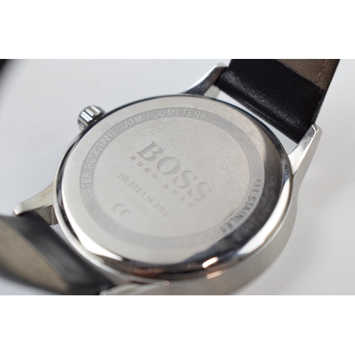 256 - Boxed Hugo Boss gentleman's wristwatch.