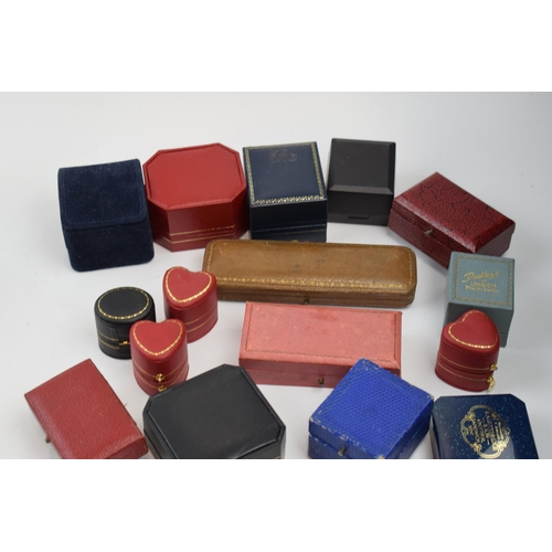 256B - A collection of jewellery boxes, some early 20th century with later examples of varying forms and st... 