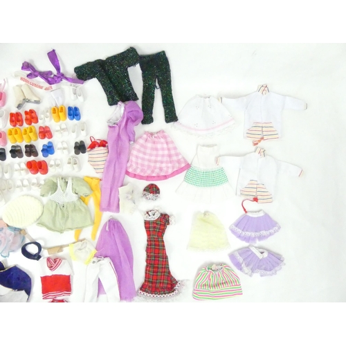 278 - A good collection of vintage Sindy dolls and accessories. c1970s & 80s. One tray.