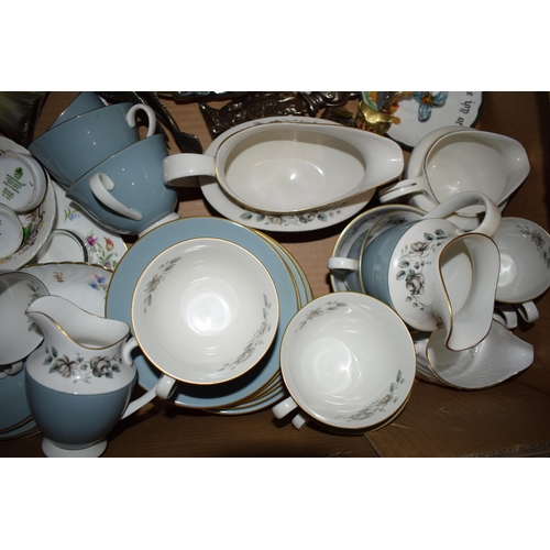 185 - Mixed items to include metalware, Wade, Doulton Rose Elegans tea ware, Wedgwood and others (Qty).