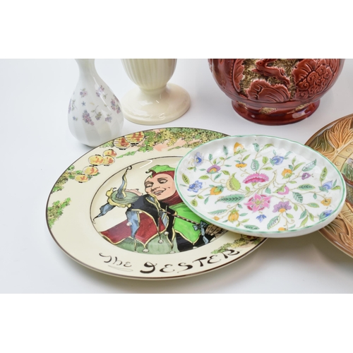 186 - Pottery to include Royal Doulton Jester plate, Minton Haddon Hall, Wedgwood creamware items and othe... 