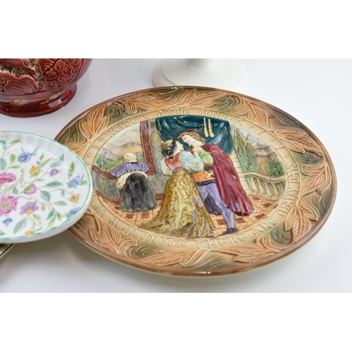 186 - Pottery to include Royal Doulton Jester plate, Minton Haddon Hall, Wedgwood creamware items and othe... 