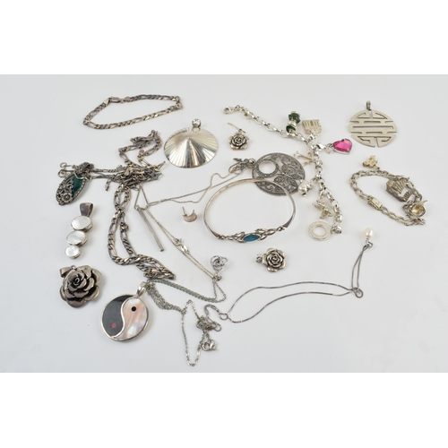 210 - A collection of mostly sterling silver jewellery with some silver coloured / white metal items to in... 