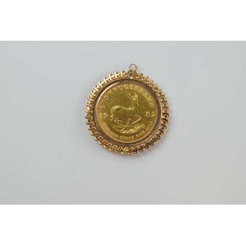 214 - 1/10 Krugeraand 1982 1/10 oz fine gold coin in 9ct gold mount, 22mm diameter, 4.1 grams total weight... 