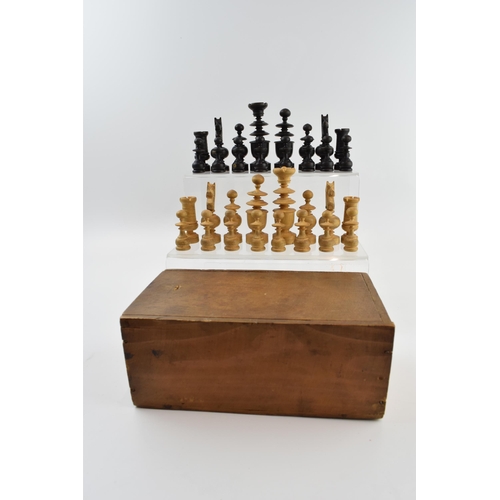 327 - Regency style softwood chess set in it's original box. Competition size pieces King 9.5cm, Queen 8.5... 