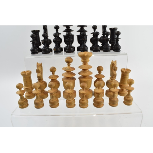 327 - Regency style softwood chess set in it's original box. Competition size pieces King 9.5cm, Queen 8.5... 