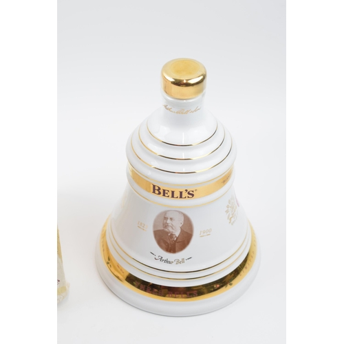 200 - Boxed Wade Bells Blended Scotch Whisky, limited edition, with contents.