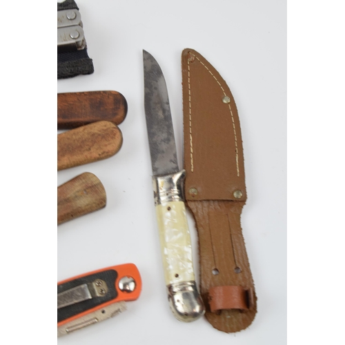 271 - A mixed collection of pocket knives and blades (Qty).