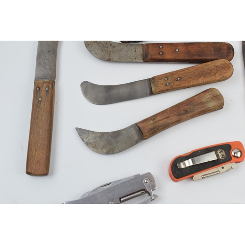 271 - A mixed collection of pocket knives and blades (Qty).