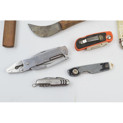 271 - A mixed collection of pocket knives and blades (Qty).