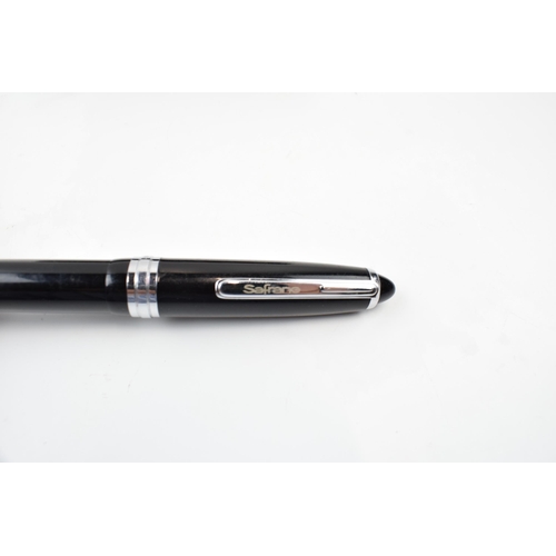 293 - Montblanc Roller Ball Pen in Montblanc leather case together with another fountain pen by Safrane. (... 