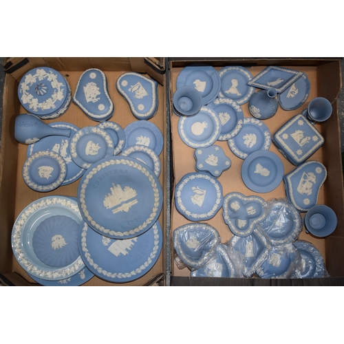 192G - Wedgwood Jasperware in light blue to include vases, plates, pin dishes, trinkets and others (40+ pie... 