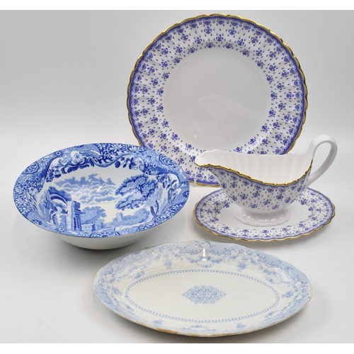 84A - Spode pottery to include blue Fleur De Lys items such as a dinner plate, gravy jug and saucer with B... 