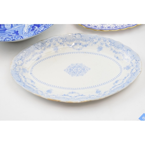 84A - Spode pottery to include blue Fleur De Lys items such as a dinner plate, gravy jug and saucer with B... 