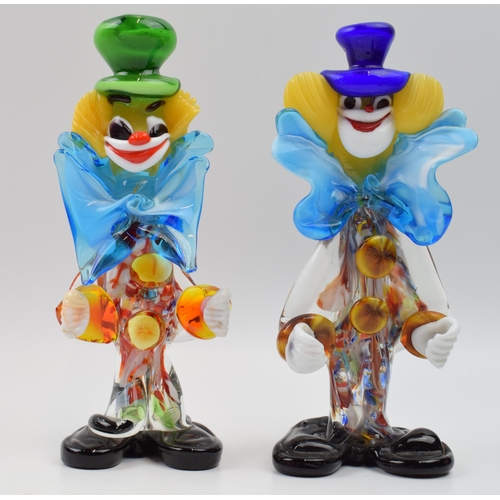 87E - A pair of Murano glass clowns, 22cm tall (2).