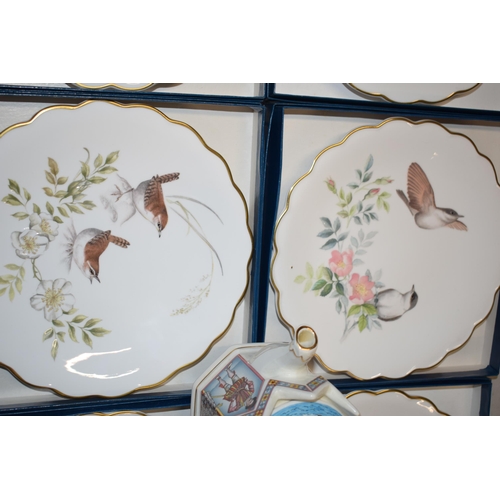 146 - A set of 8 boxed Royal Worcester 'The Birds of Dorothy Doughty' plates, limited edition of 7500, wit... 