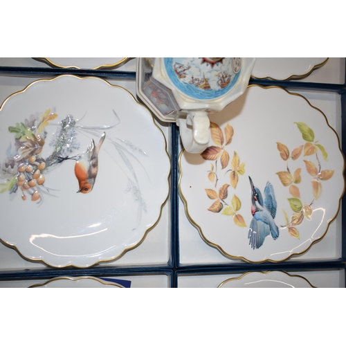 146 - A set of 8 boxed Royal Worcester 'The Birds of Dorothy Doughty' plates, limited edition of 7500, wit... 