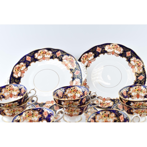 165 - Royal Albert Heirloom tea ware to include 12 cups, 12 saucers, 12 side plates, 2 milk jugs, 2 sugar ... 