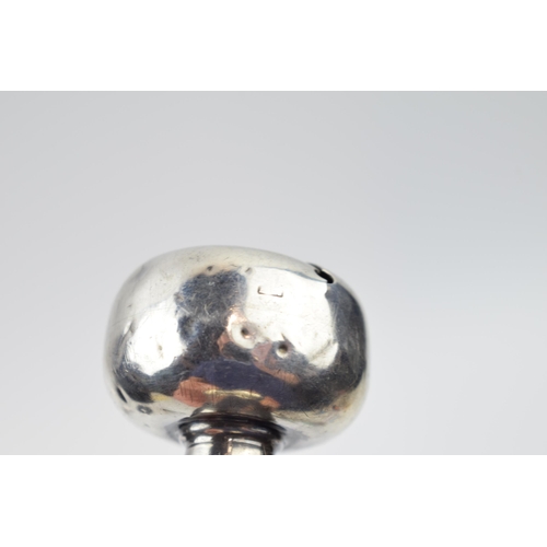 441 - Silver baby rattle in the form of a dumbbell, 28.2 grams, 8.5cm long.