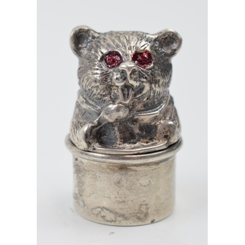 442 - Miniature silver pill box in the form of a teddy bear, 19.1 grams, Birmingham 1995, 3.5cm tall.