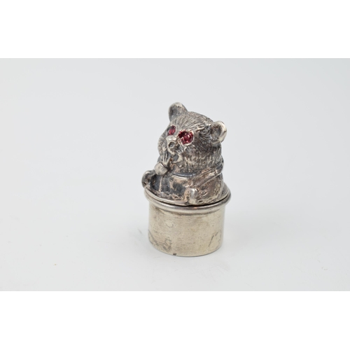 442 - Miniature silver pill box in the form of a teddy bear, 19.1 grams, Birmingham 1995, 3.5cm tall.