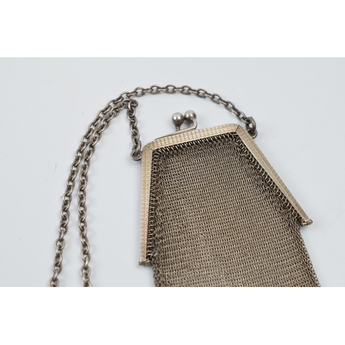 444 - Silver ladies mesh purse with ball clasps on white metal chain (untested), 63.6 grams, London 1925, ... 