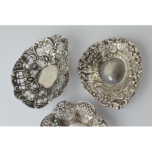 470 - A collection of hallmarked silver sweet dishes of varying styles and sizes, combined weight 185.7 gr... 