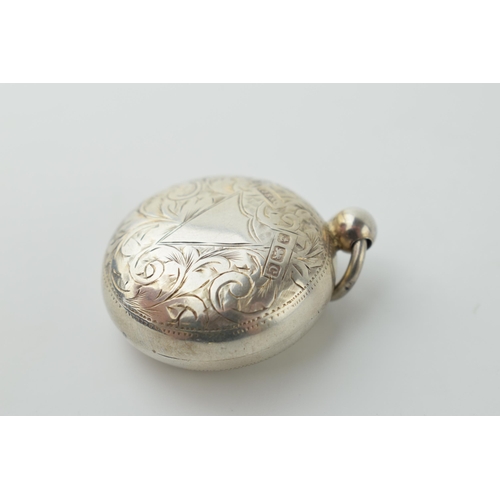 483 - Silver sovereign case, Birmingham 1902, TJ E & Co, gross weight 15.1 grams, working spring.