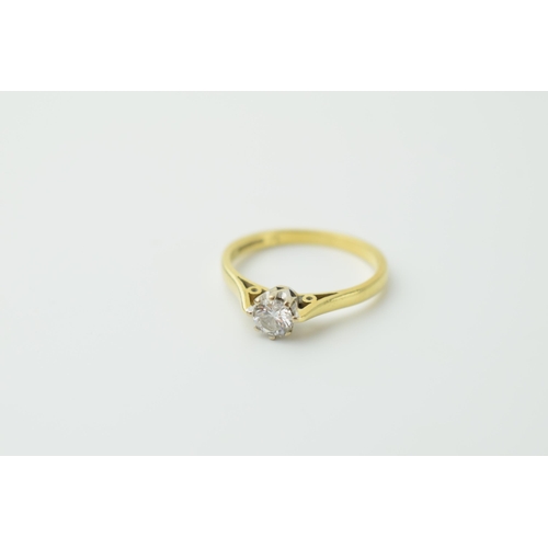 561 - 18ct gold diamond ring, set with 0.15ct diamond stone, 2.2 grams, size L/M.