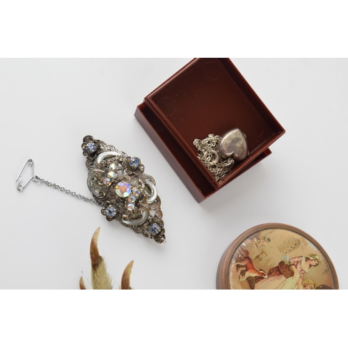 571 - A collection of jewellery to include Scottish Ptarmigan foot brooch with chrome plated mount, silver... 