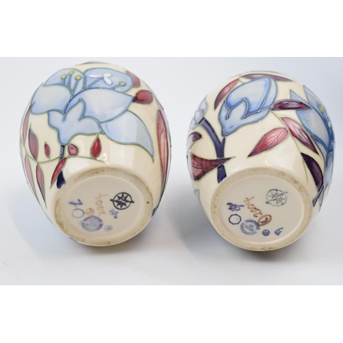 88 - Boxed Moorcroft vases in the Jacob's Ladder pattern, 102/3, 9.5cm tall (2).