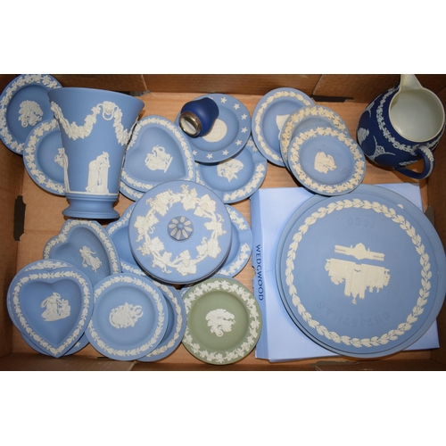 160 - Wedgwood Jasperware to include Blue, Green and dip blue to include a jug, plates, pin dishes and oth... 