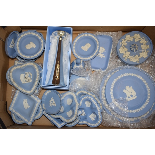 161 - Wedgwood Jasperware in blue to include pin dishes, plates, a trinket and others (Qty).