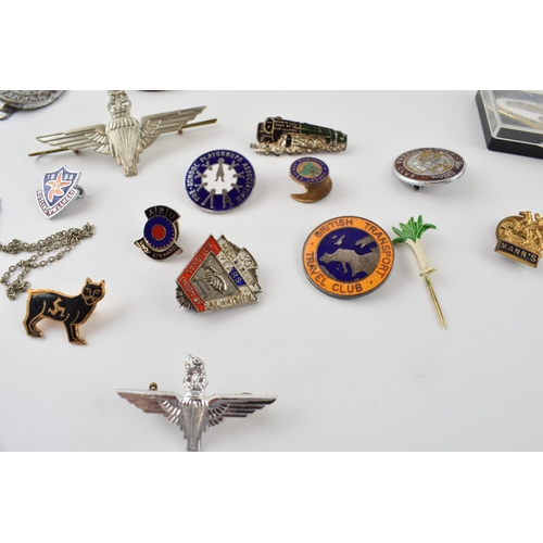 209 - A good collection of vintage enamel badges and similar items of railway, military and civilian inter... 